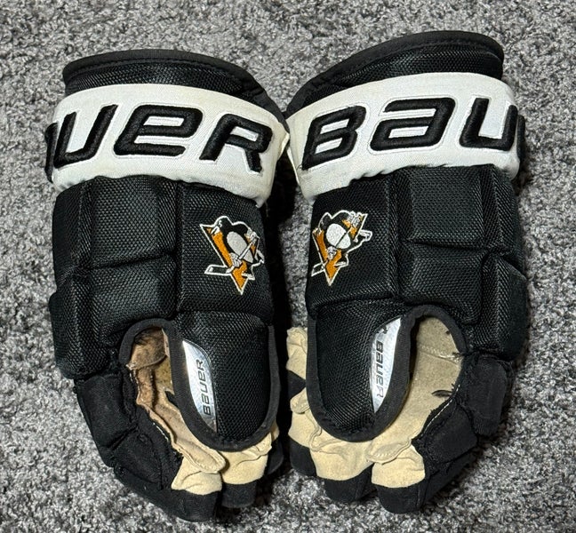 Bauer Black Nexus Team Gloves 13"