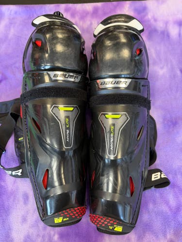 Senior Bauer Vapor Hyperlite Shin Pads 15" (Used)