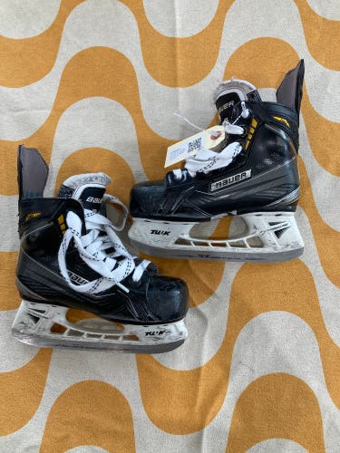 Youth Bauer Supreme 190 Hockey Skates Regular Width 12 (Used)