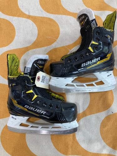 Youth Bauer Supreme M4 Hockey Skates Regular Width 11 (Used)