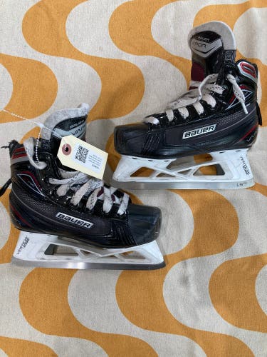 Junior Bauer Vapor X700 Hockey Goalie Skates Regular Width Size 1 (Used)