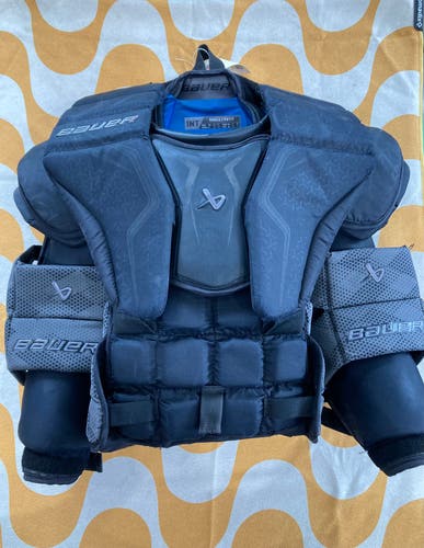 Intermediate Small Bauer Elite Goalie Chest Protector (Used)