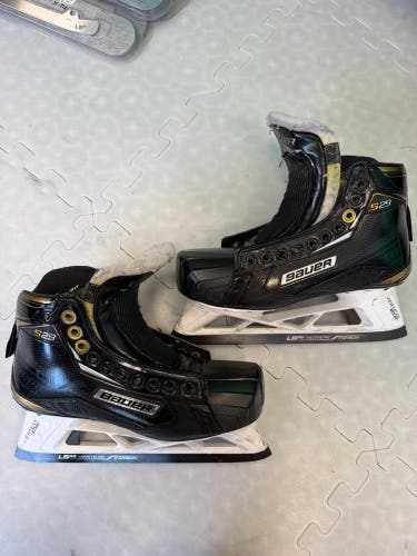 Senior Bauer Supreme S29 Hockey Goalie Skates Regular Width 7 (Used)