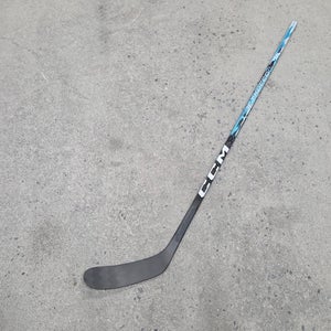 New Intermediate CCM Jetspeed FT9 Pro Right Handed Hockey Stick P28 55 Flex