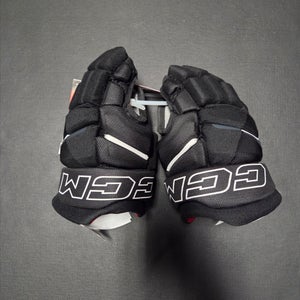 New 26' Junior CCM Next Gloves 10" black