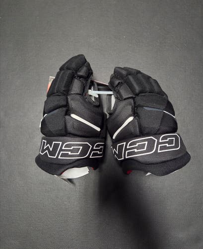 New 26' Junior CCM Next Gloves 10" black