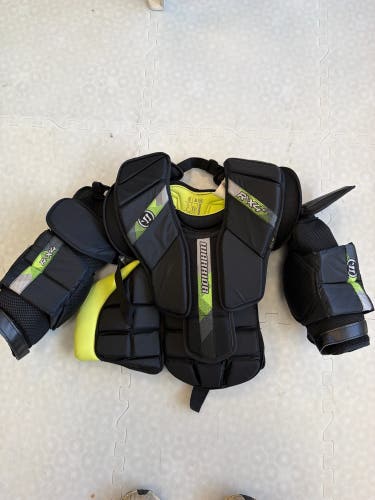 Junior Large/Extra Large Warrior Ritual X4 E Goalie Chest Protector (Used)