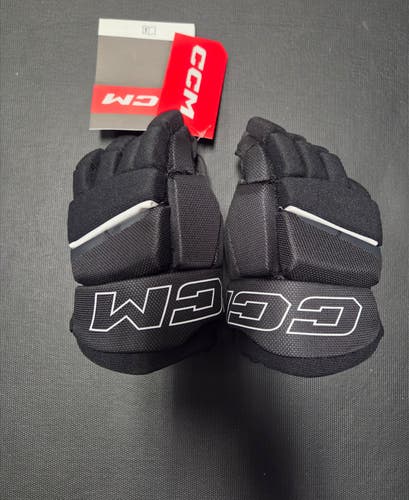 New 26' Youth CCM Next Gloves 9" black