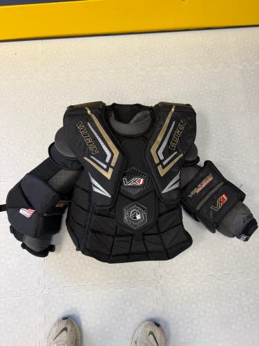 Senior Medium Vaughn Velocity VX1 Pro Carbon Goalie Chest Protector (Used)
