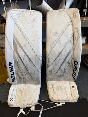 White Large Senior Bauer Vapor X5 Pro Goalie Leg Pads (Used)