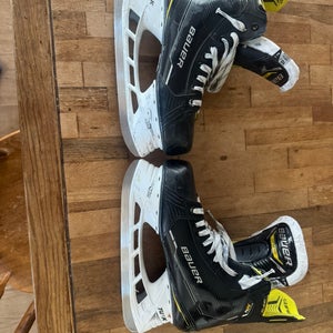2022 Bauer Supreme M4 Hockey Skates Extra Wide Width 10.5 (Used)