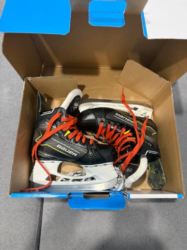2 HRs ICE TIME ONLY - Black/Yellow 2025 Bauer Supreme M40 Hockey Skates Reg Width Size 1.5