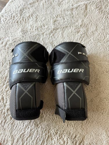 Intermediate Bauer Pro Goalie Knee Pads (Used)