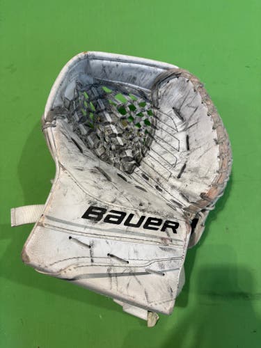 White Junior Bauer GSX Goalie Glove Regular