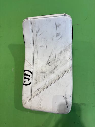 White Junior Warrior Ritual G6 E+ Goalie Blockers Regular