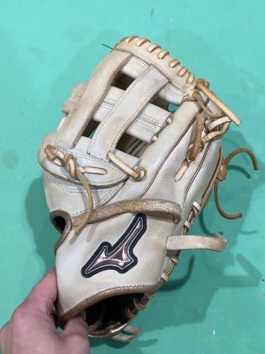 Used Mizuno MVP Select Right Hand Throw Softball Glove 12"