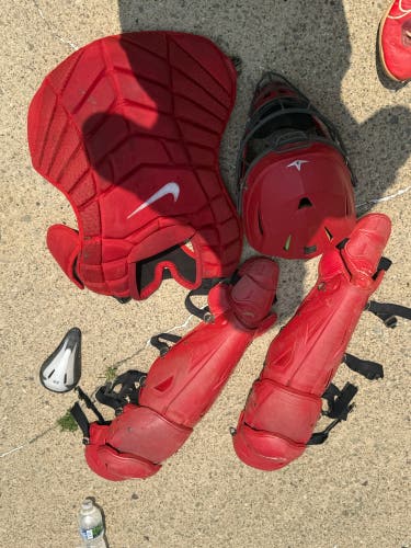 Red Nike Diamond Elite Catcher's Set (Used)