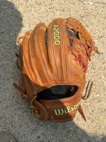 2022 Wilson A2000 RH Infield Baseball Glove 11.5" (Used)