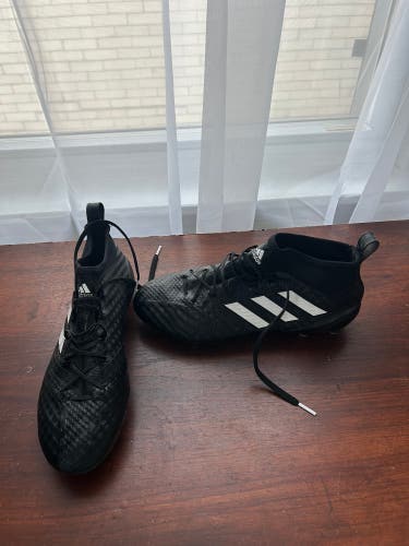 Black Women's Size M 6.5 (W 7.5) Adidas Cleats (Used)