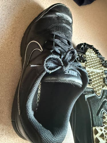 Men's Size M 9.0 (W 10.0) Nike Golf Shoes (Used)
