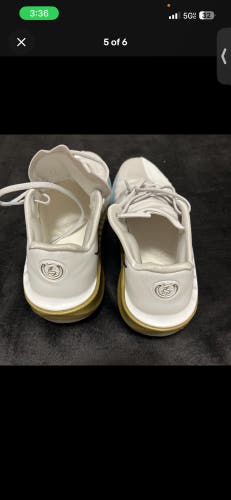 Men's Size M 14.0 (W 15.0) Nike GT Cut Shoes (New without box ) never worn