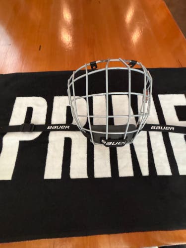 Bauer Prodigy Cage Size Youth (Used)