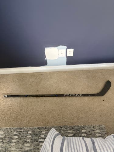 Junior CCM Ribcor Trigger 9 Pro Right Handed Hockey Stick P28 40 Flex (Used)