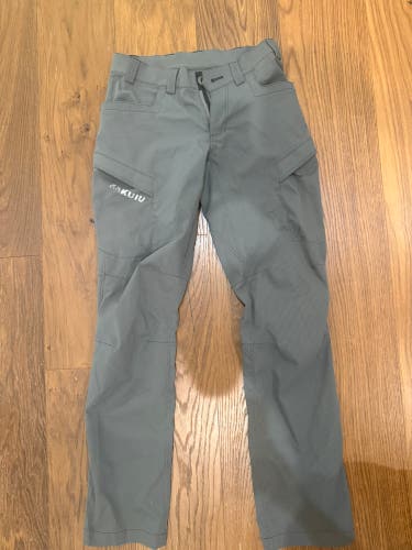 KUIU Pants - Gray Size 30 Men's  (Used)