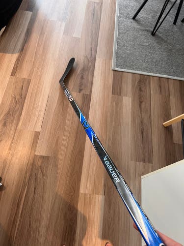 Bauer Proto2 Right Handed Hockey Stick P92 77 Flex Blue Pro Stock (New)