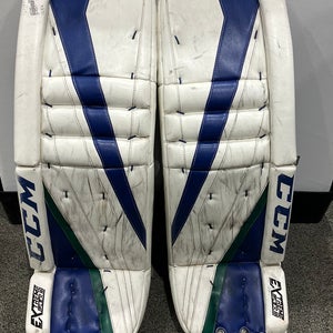 White 34" Senior CCM Extreme Flex 3 Goalie Leg Pads (Used)