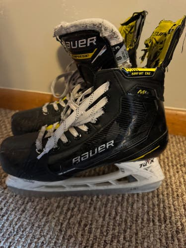 2022 Bauer Supreme M4 Hockey Skates 8 (Used)
