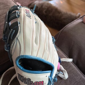 Wilson A2000 LH Outfield Baseball Glove 12.5" (Used)