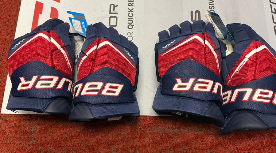 *BRAND NEW PRO SHOP SALE* Bauer Vapor Flylite Gloves 13 Inch Blue/Red/White