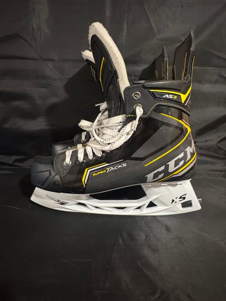 CCM Super Tacks AS3 Hockey Skates Regular Width 10.5 (Used)