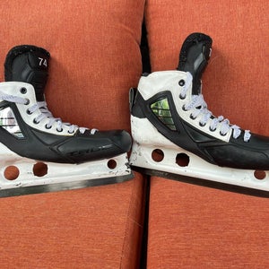 True One Piece Hockey Goalie Skates Regular Width Pro Stock 8.5 (Used)