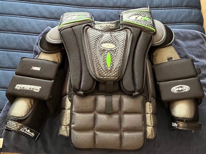 2015 XL Brian's G-Netik Pro II Goalie Chest Protector (Used)