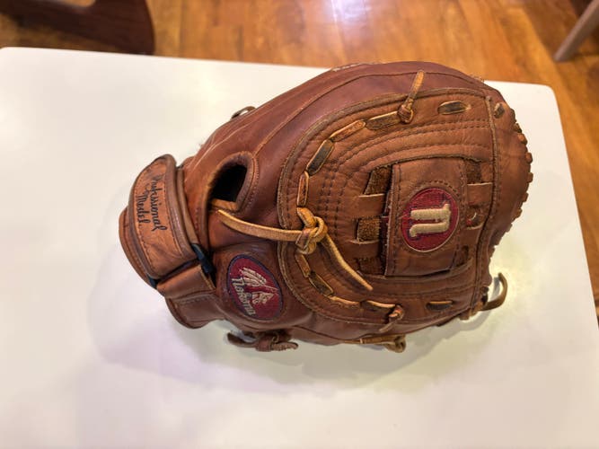 2023 Infield RH Nokona AMG600k Baseball Glove 12.5" (Used)