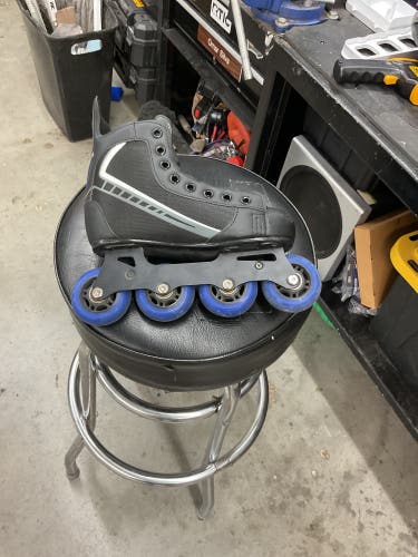 Tron Hockey Skates Regular Width Size 3 (Used)