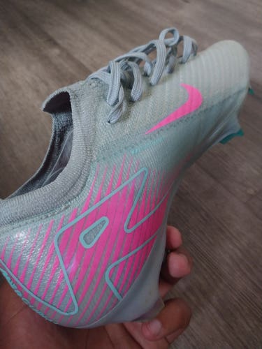 Green Men's Size M 8.0 (W 9.0) Nike Mercurial Vapor Elite Molded Cleats Cleats (Used)