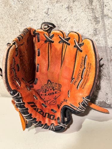Mizuno Prospect Series Power Close Chipper Jones MPR CJ108P 10.75" Youth Baseball Glove RHT
