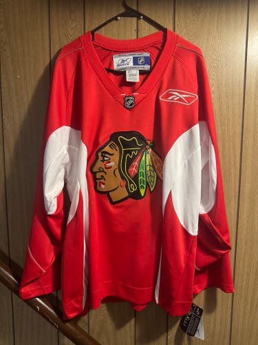 Chicago Blackhawks NHL 
Large Adult Unisex Reebok Jersey (New)
