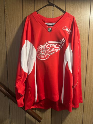 Detroit Red Wings 
XL Adult Unisex Reebok Jersey (New)