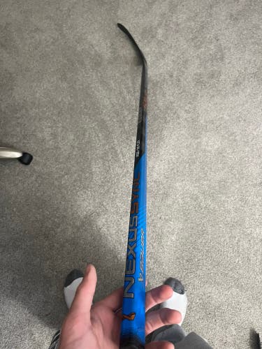 Intermediate Bauer Nexus Sync Right Handed Hockey Stick 55 Flex (Used) READ DESCRIPTION