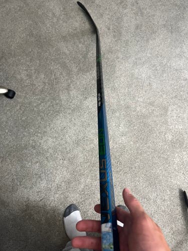 Intermediate Bauer Nexus Eon Right Handed Hockey Stick P28 55 Flex (Used) READ DESCRIPTION