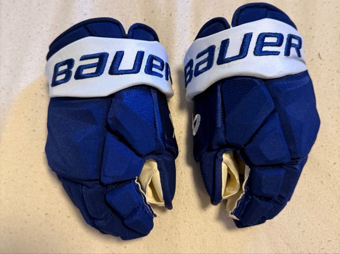 Bauer Vapor Hyperlite Gloves 15" Pro Stock (Used). Short cuff. Fits like 14"