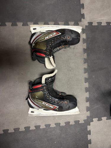 Black 2019 CCM JetSpeed FT460 Hockey Skates Regular Width 7 (Used)