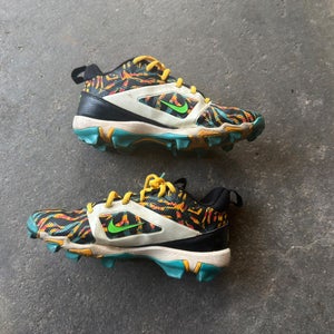 5.5Y (Big Kids / Youth) Nike Alpha Menace 4 Shark Travis Kelce Football Cleats (Used)
