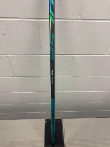 Senior Bauer Pulse Right Handed Hockey Stick P92 77 Flex (New)