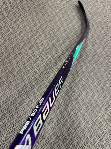 Junior Purple/Teal Bauer Vapor Flylite Right Handed Hockey Stick P28 50 Flex (New)