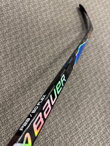 Junior Blue Bauer Vapor Flylite Right Handed Hockey Stick P28 50 Flex (New)